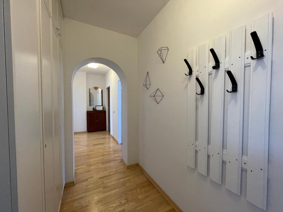 Spacious 3Bd Top Floor Flat Close To Lake 克拉根福 外观 照片